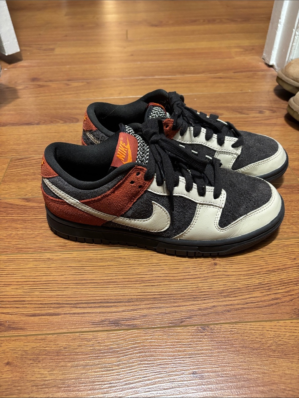 Nike Men’s red panda